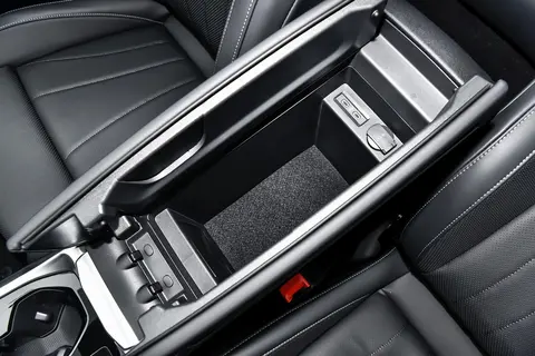 蹲店两小时，实车体验现款帕萨特