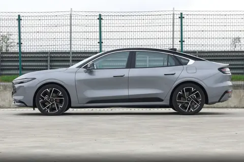 福特新蒙迪欧2.0T，15万级B级车可以兼顾性能与家用