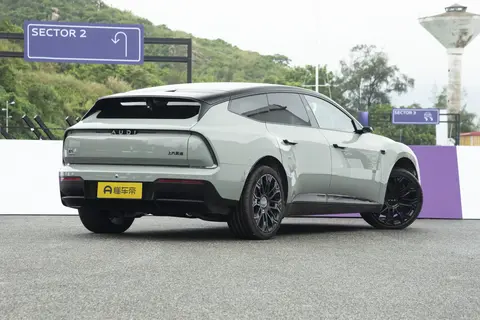 开年降价3万，入门即满配，这台BBA猎装轿跑真香！